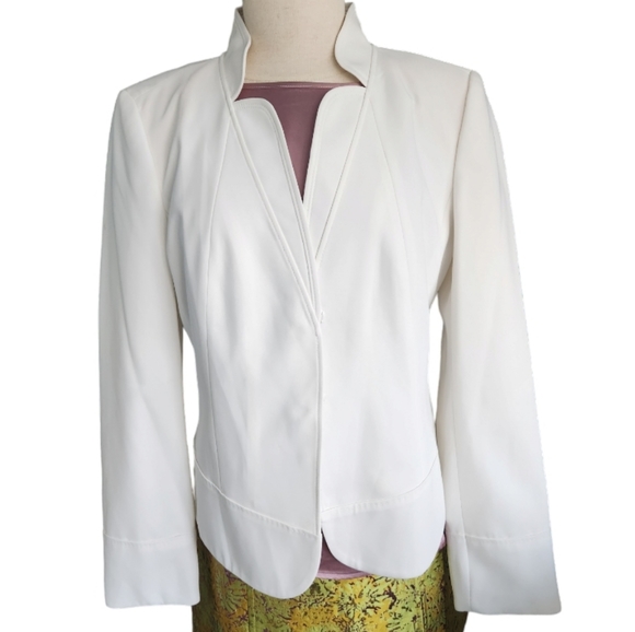 Zara Of White Fitted Style Blazer - Picture 10 of 10